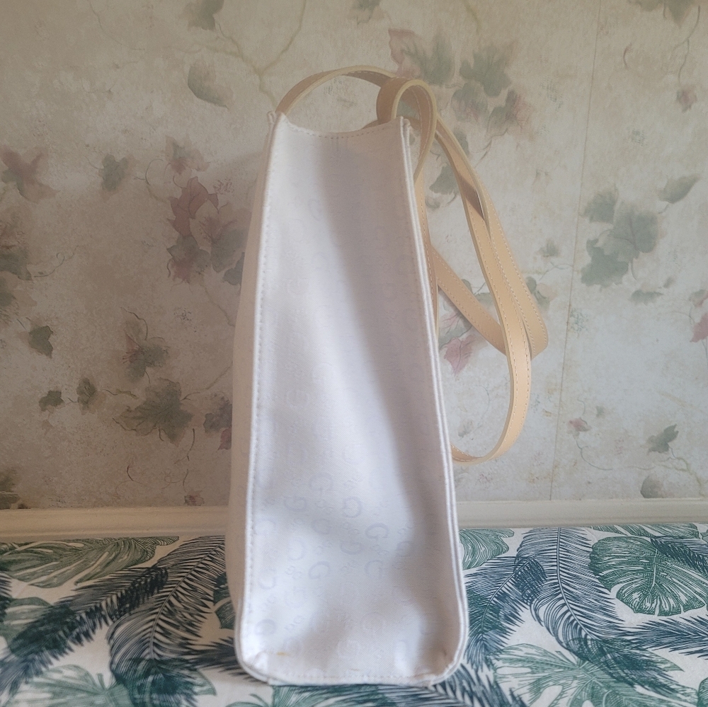 GUESS Beautiful HandBag - Picture 5 of 5